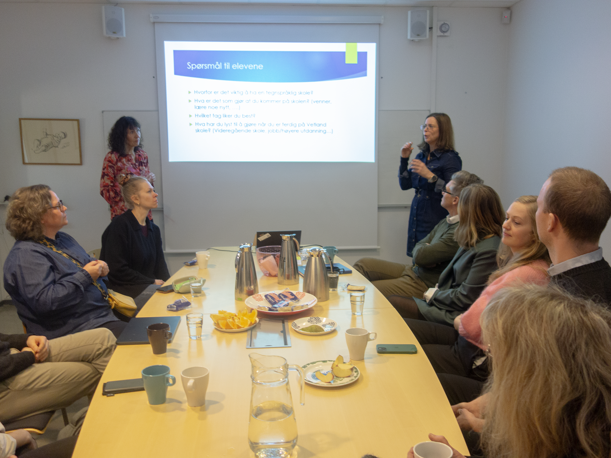 Norges Døveforbund og LDO (Likestillings- og diskrimineringsombudet) besøkte Vetland skole og ressurssenter for hørselshemmede.